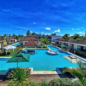 Amphitrite Resort